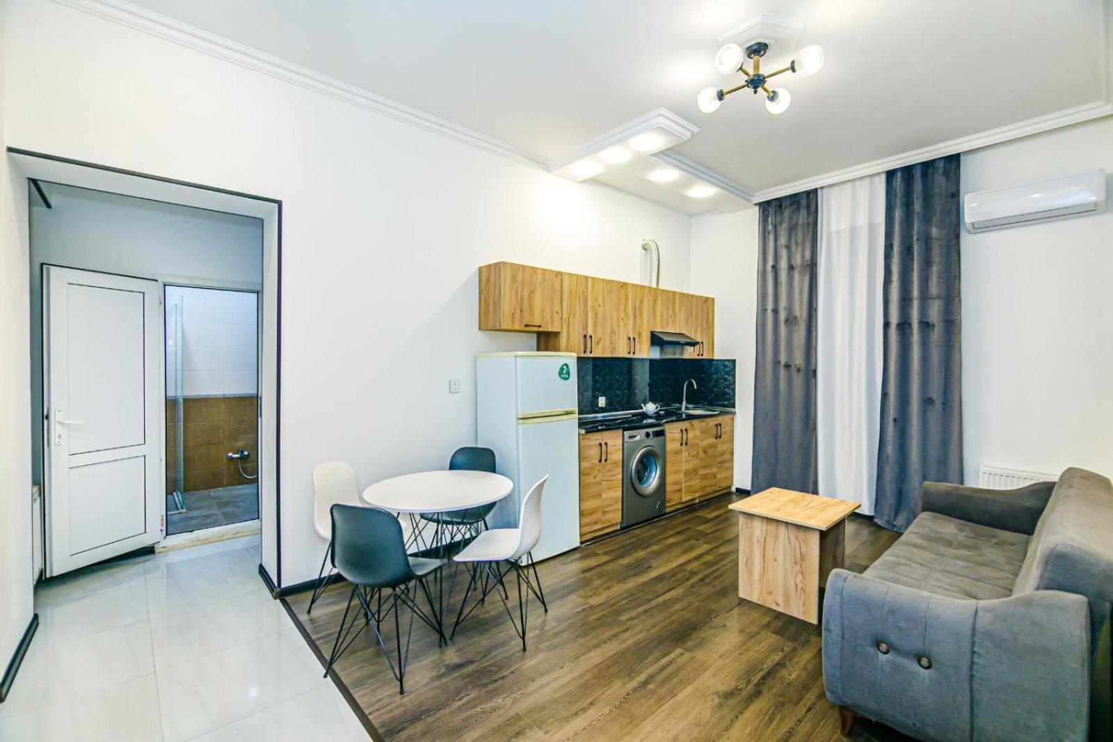 M Estate. 2 Room Home In Targovu Baku Exterior photo